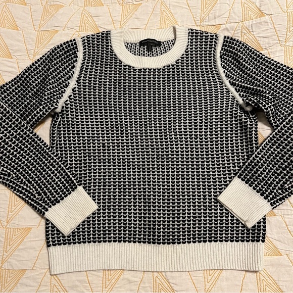 💗MUST GO free ship! Banana Republic Heart Stitch Sweater - Medium - Heavyweight - Picture 5 of 7